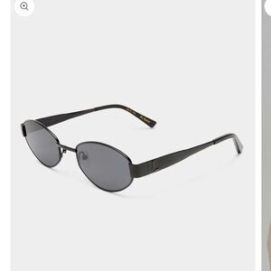 Luv Lou Boston sunglasses- black